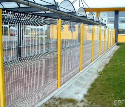 果园绿色防护铁丝围栏网A南沙果园绿色防护铁丝围栏网厂家报价